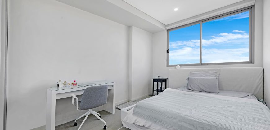 Modern 3 Bedroom + Study Apartment on Level 7 with Parramatta CBD Views