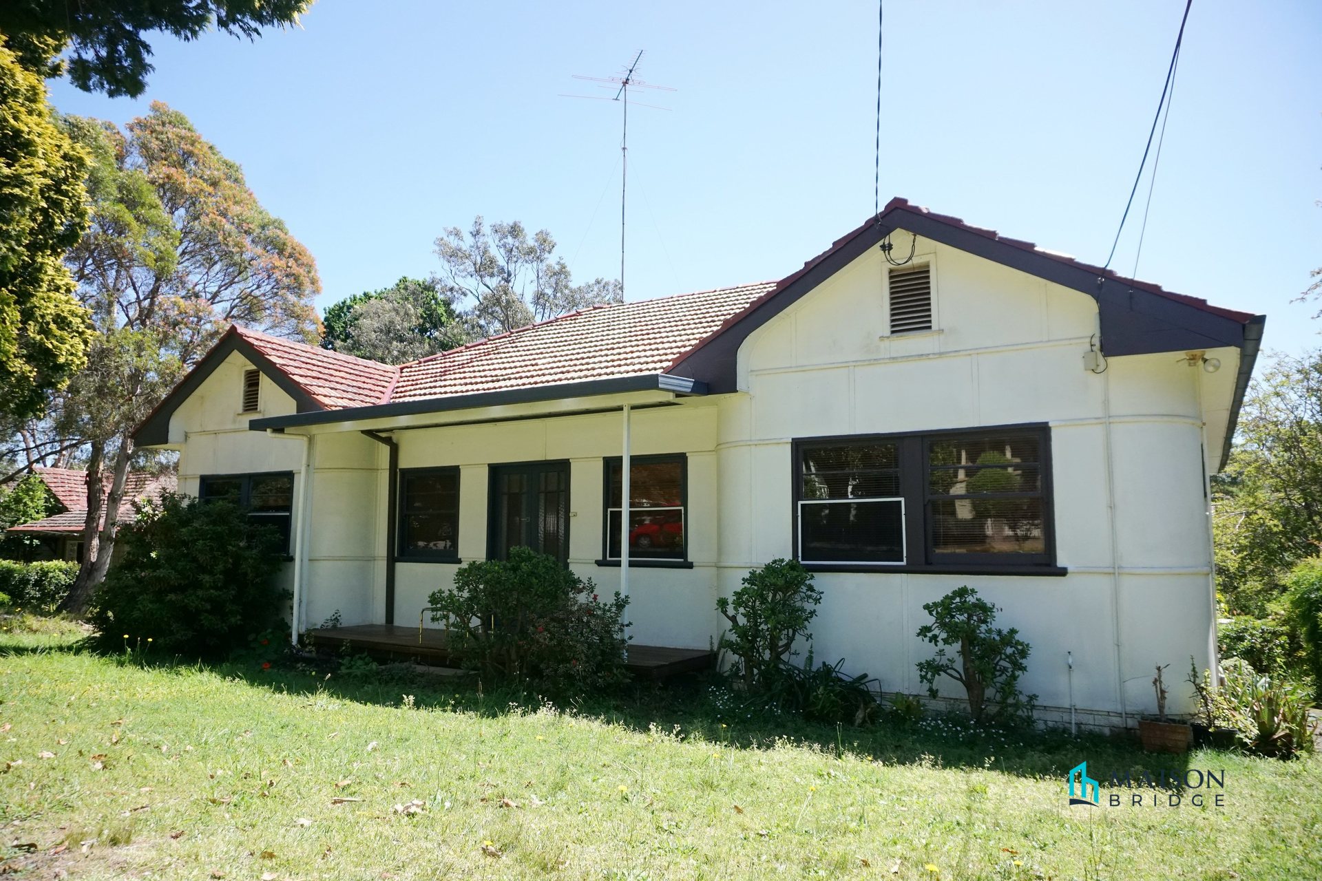 4 Bedroom Timber Floor House Located at Epping Prime Location!