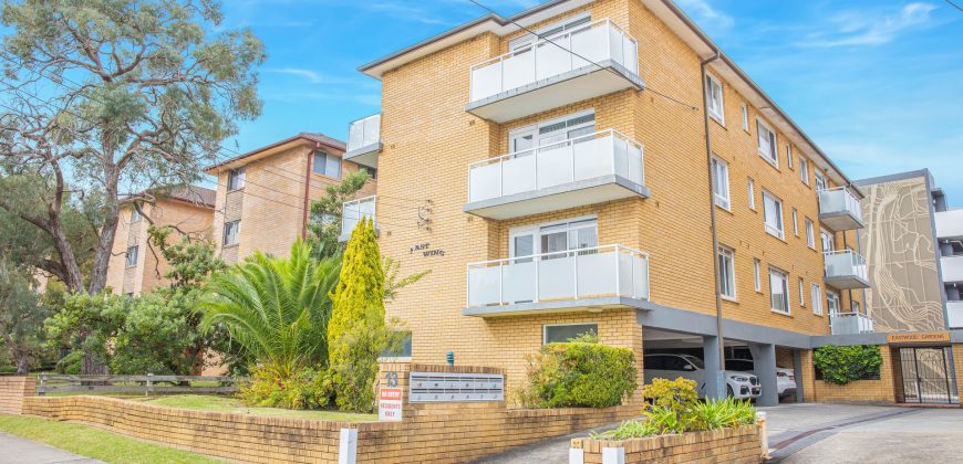 Refreshed Double Brick Unit In The Heart of Eastwood, Top Location