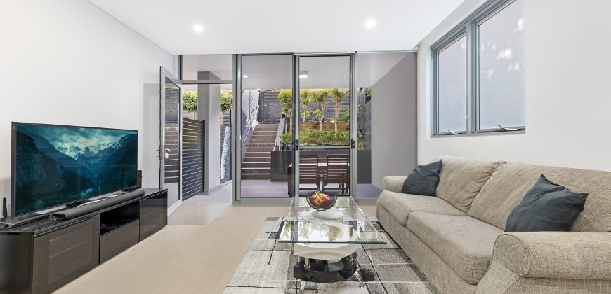 Meriton Ground Floor Apartment with Courtyard and Dual Access