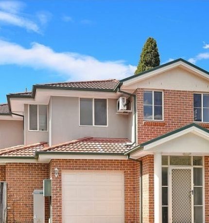 Spacious and modern 5 Bedroom Duplex in a quiet suburb
