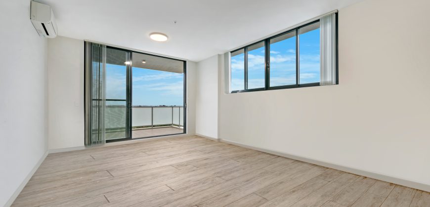 Modern 2-Bedroom Apartment with Scenic Views, Prime Location Near Parramatta