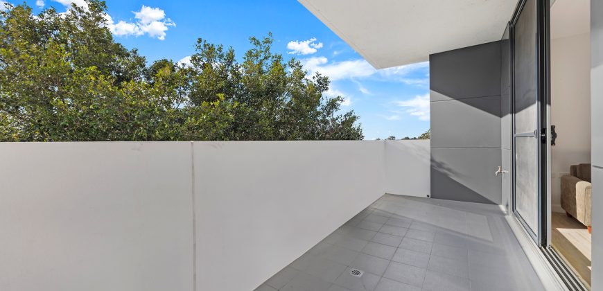 Sunny, Spacious Retreat(Not Facing Epping Rd)