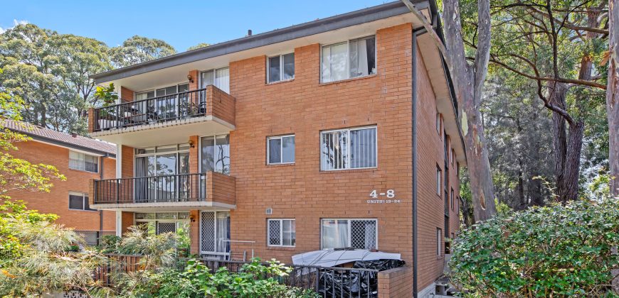 Spacious Full Brick Unit, Central Position