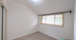 Immaculate Townhouse with Ducted A/C, 150m(approx) to ALDI