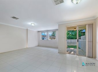 Spacious Townhouse with Ducted A/C, 150m(approx) to ALDI