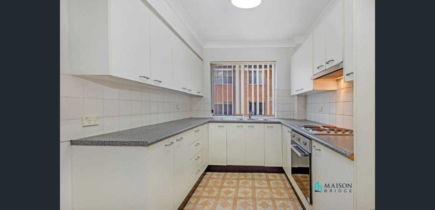 Two Bedrooms Unit In The Heart of Eastwood