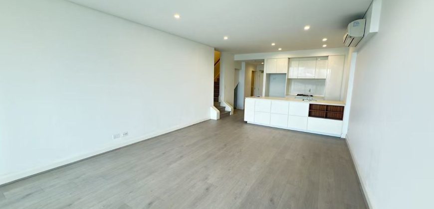 New Renovated Dual Level 1 Bedroom with Study Waterview Apartment!