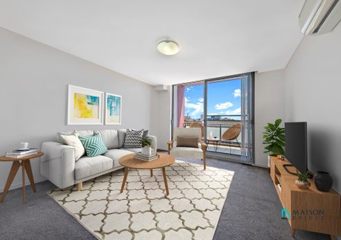 Sold By Sandy & Sirena of “Maison Bridge Property”