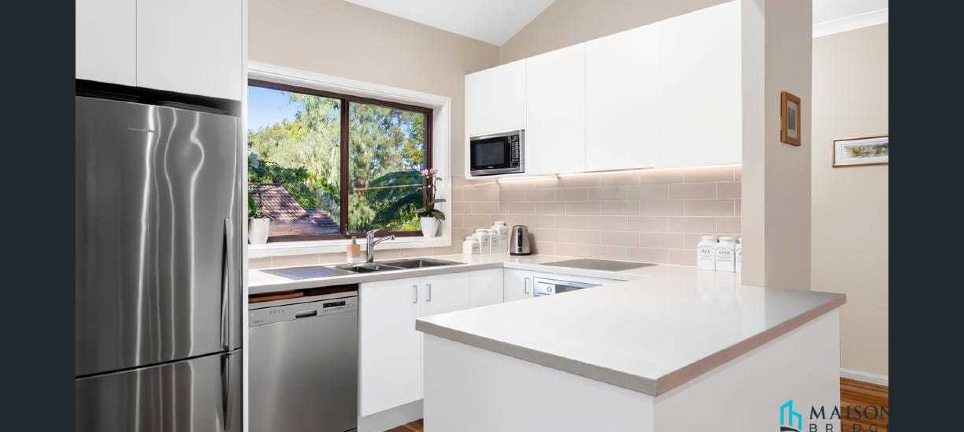 3 Bedroom +1 Bathroom + 2 Car space Family Cosy Villa !