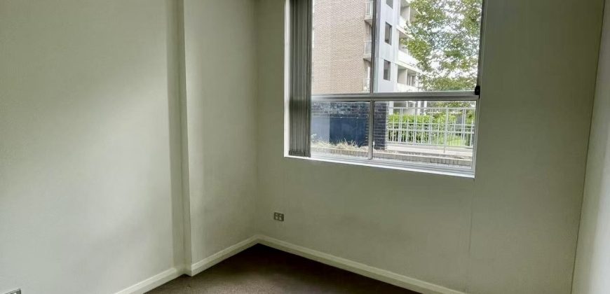 Spacious 3-Bedroom Apartment in Convenient Location of Homebush West