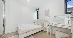 North-Facing Corner Apartment, Large Windowed Study Room, With Courtyard