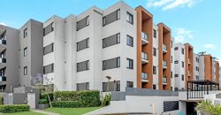 North-Facing Corner Apartment, Large Windowed Study Room, With Courtyard