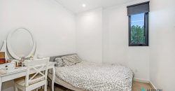 North-Facing Corner Apartment, Large Windowed Study Room, With Courtyard