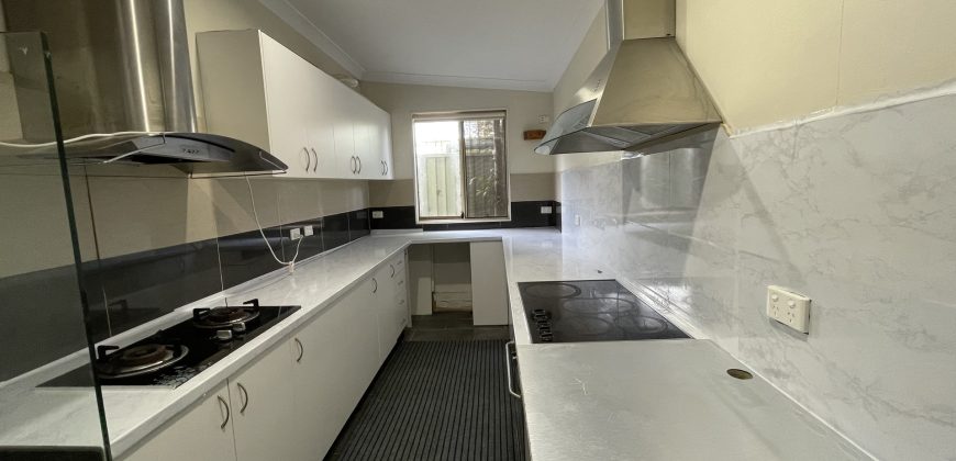 3 Bedrooms Granny Flat In Prime Location of Rydalmere
