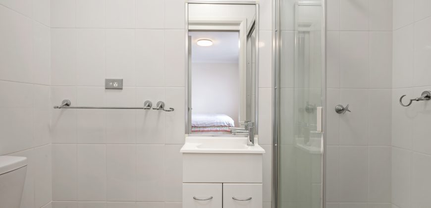 Boutique Townhouse Residence, Quiet and Convenient Position