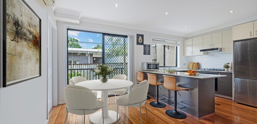 Boutique Townhouse Residence, Quiet and Convenient Position