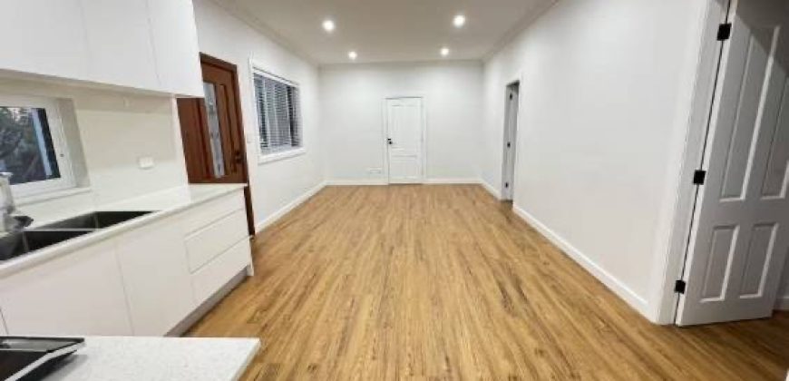 2-Bedroom Timber Floor Granny flat at Convenient Location