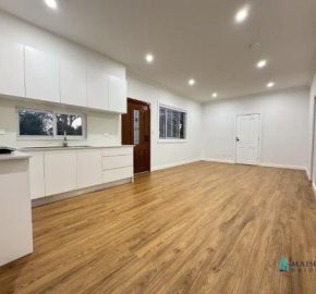 2-Bedroom Timber Floor Home at Convenient Location