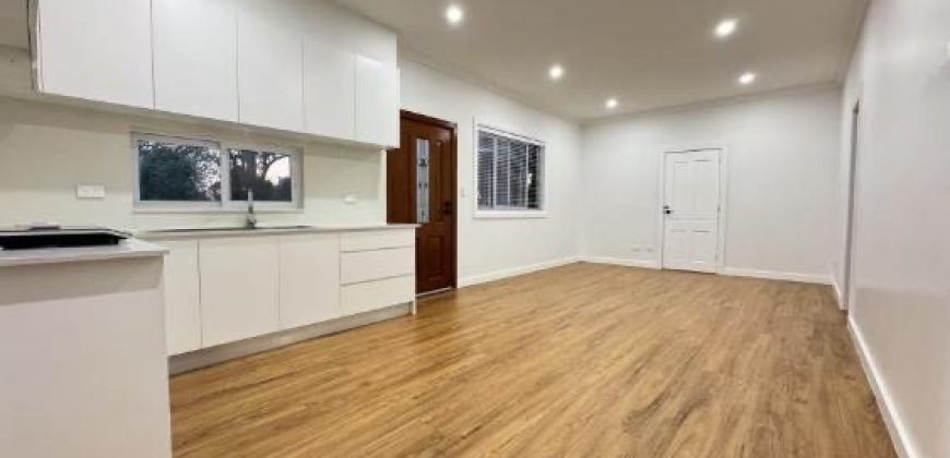 2-Bedroom Timber Floor Granny flat at Convenient Location