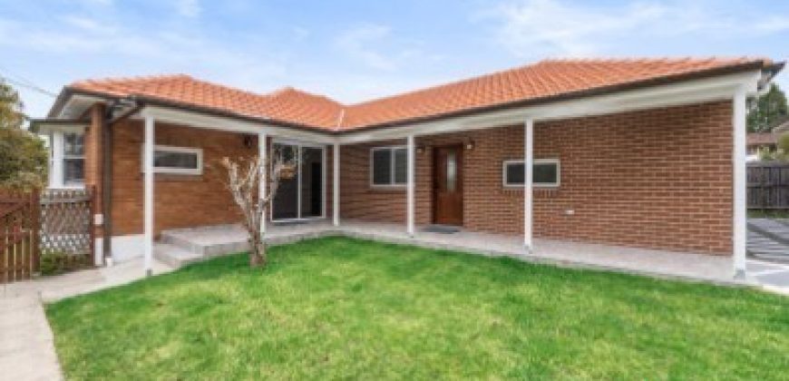 2-Bedroom Timber Floor Granny flat at Convenient Location