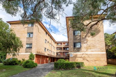 Double Brick with Garage, Central Eastwood Convenience
