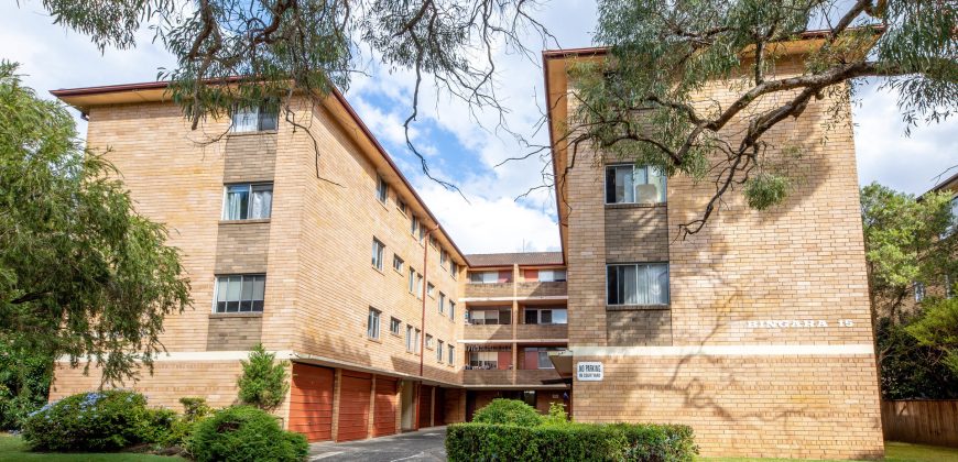 Double Brick with Garage, Central Eastwood Convenience