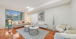 Oversized, Sunlit Townhouse in a Peaceful Cul-de-Sac