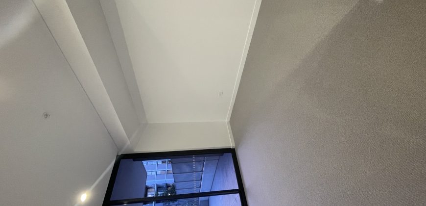 Luxury Brand-New 2-Bedroom Apartment In Prime Location