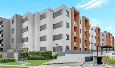 North-Facing Corner Apartment, Large Windowed Study Room, With Courtyard
