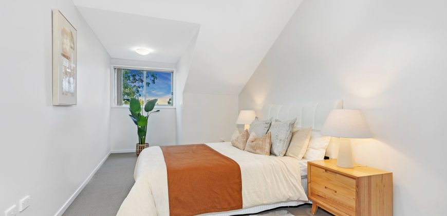Sold By Sandy Shi & William Cheng “Maison Bridge Property”