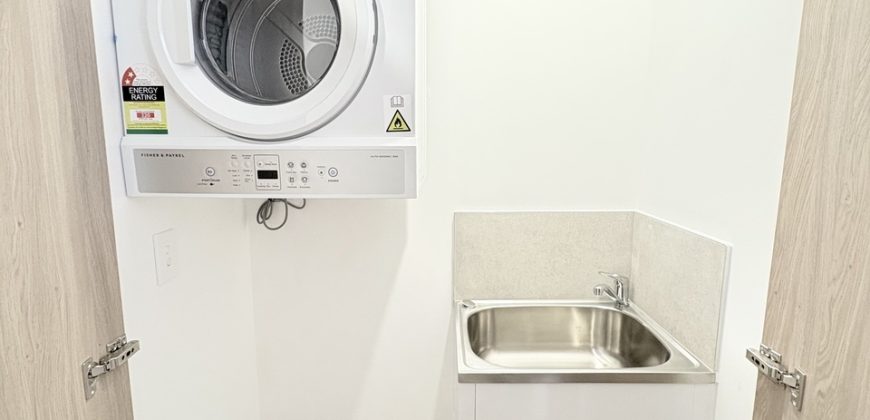 Luxury Brand-New 2-Bedroom Apartment In Prime Location