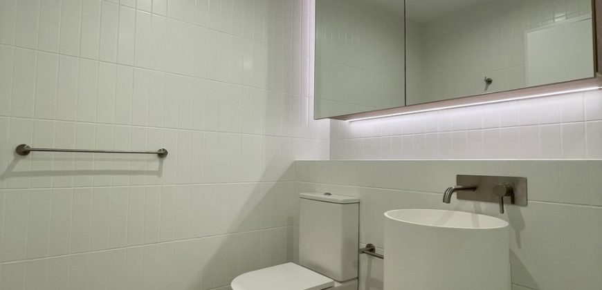 Luxury Brand-New 2-Bedroom Apartment In Prime Location