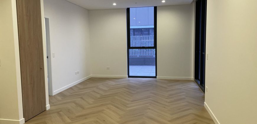 Luxury Brand-New 2-Bedroom Apartment In Prime Location