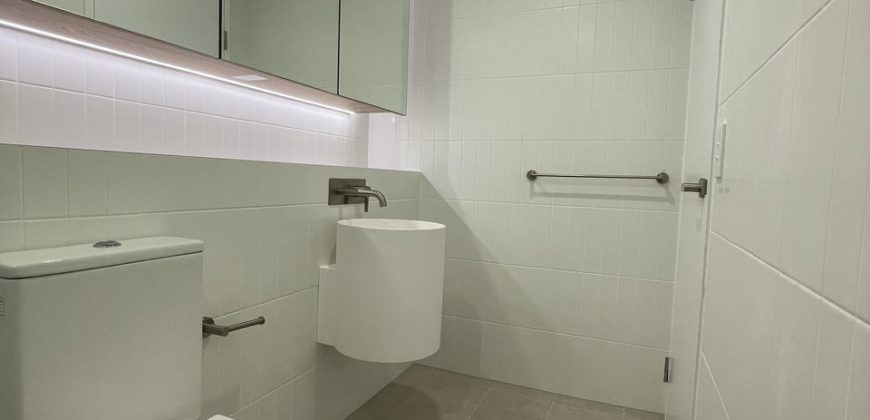 Luxury Brand-New 2-Bedroom Apartment In Prime Location