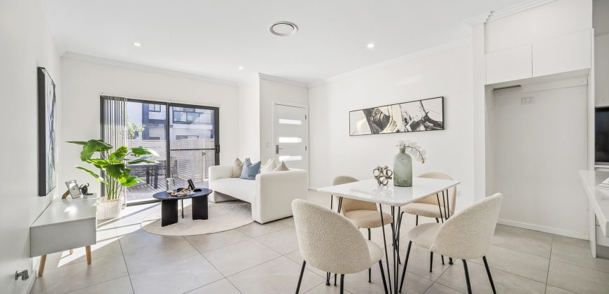 Contemporary Elegance with Family Functionality in Prime Location