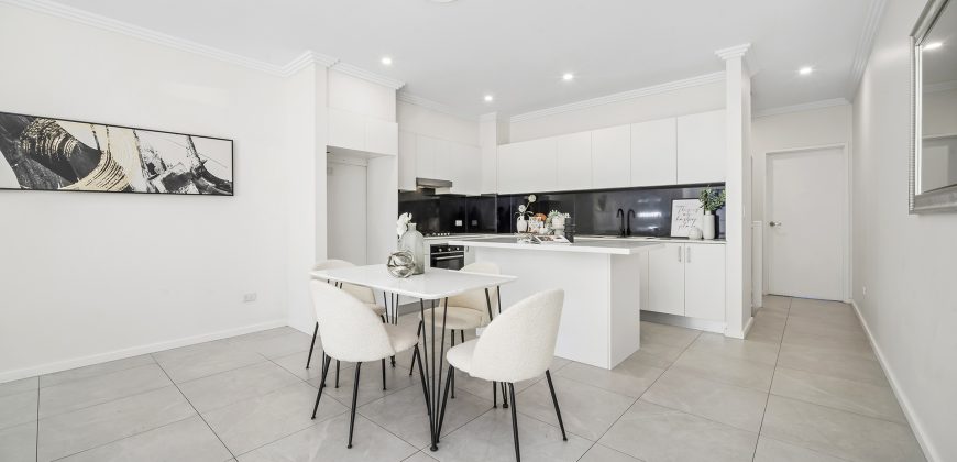 Contemporary Elegance with Family Functionality in Prime Location