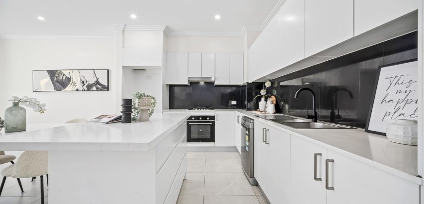 Contemporary Elegance with Family Functionality in Prime Location