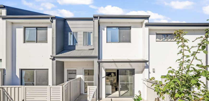 Contemporary Elegance with Family Functionality in Prime Location