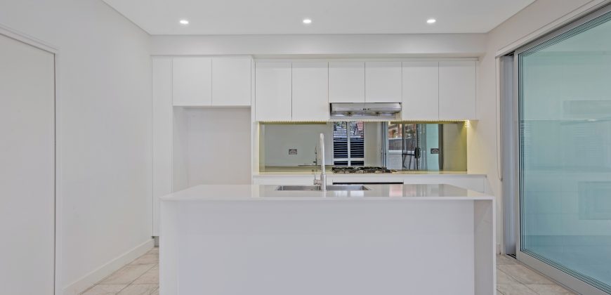 Luxury Duplex in Dundas
