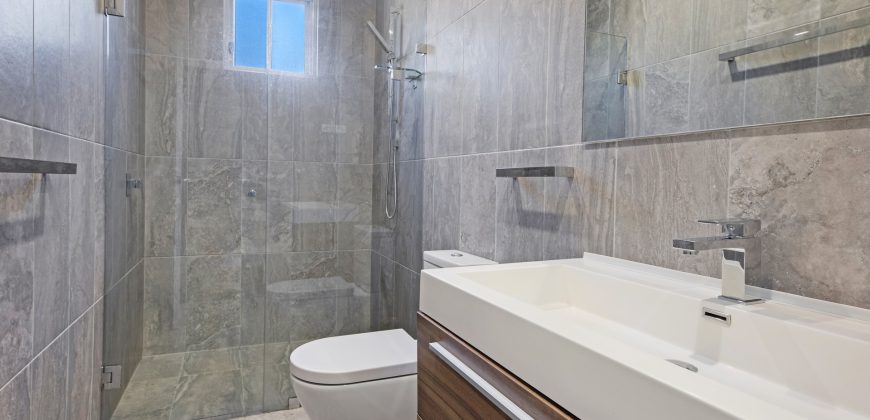 Luxury Duplex in Dundas