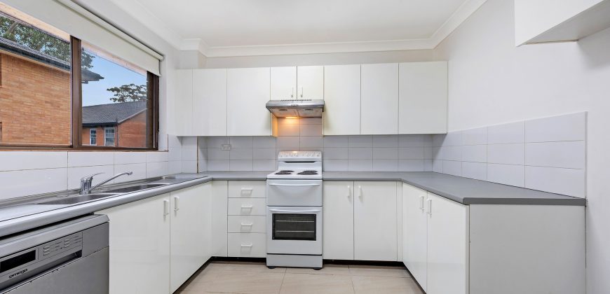 Quality Full Brick Unit in Prime Locale