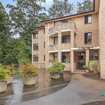 Quality Full Brick Unit in Prime Locale