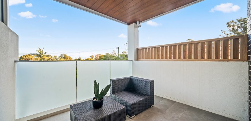 Modern North-Facing Duplex, Expansive Tri Level Design
