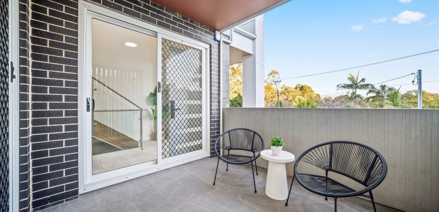 Modern North-Facing Duplex, Expansive Tri Level Design