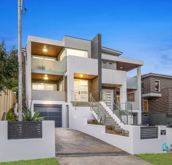 Modern North-Facing Duplex, Expansive Tri Level Design