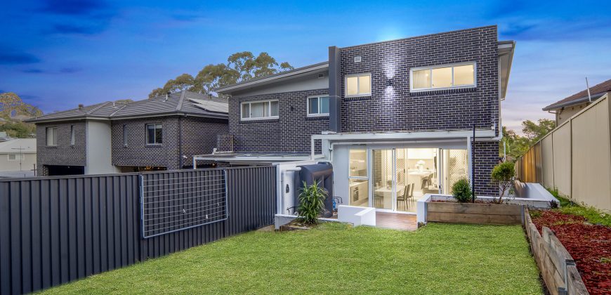 Modern North-Facing Duplex, Expansive Tri Level Design