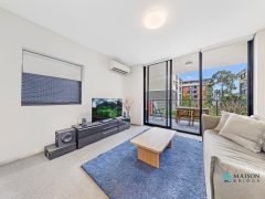 Modern Convenience, Quiet & Comfy Riverside Living