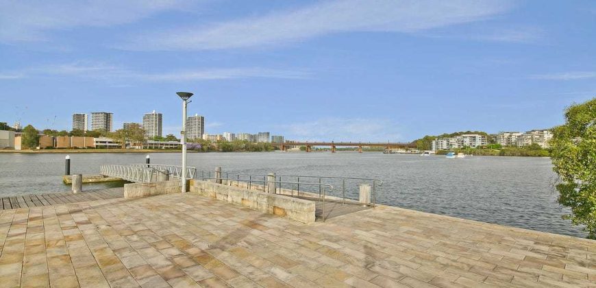 ***Deposit Taken after First Inspection***
Modern One-Bedroom Apartment in the Prime Location of Meadowbank