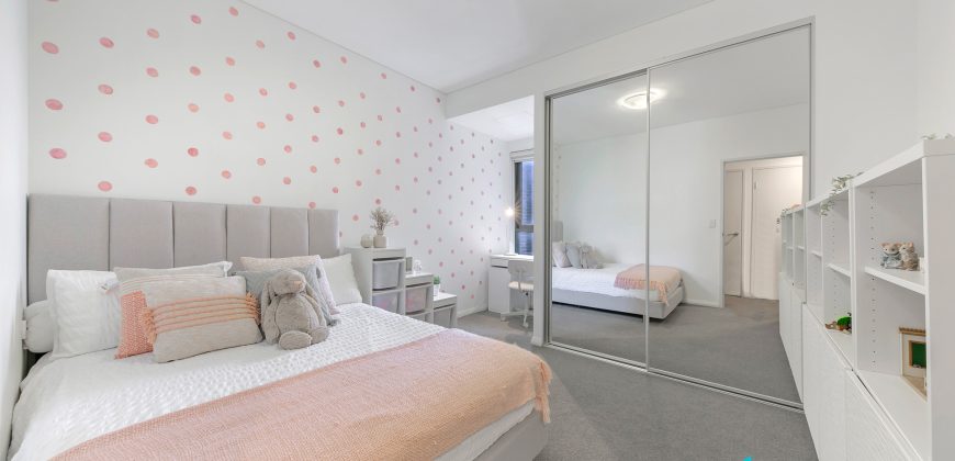 Spacious 2 Bedroom with Study Apartment at Convenient Location